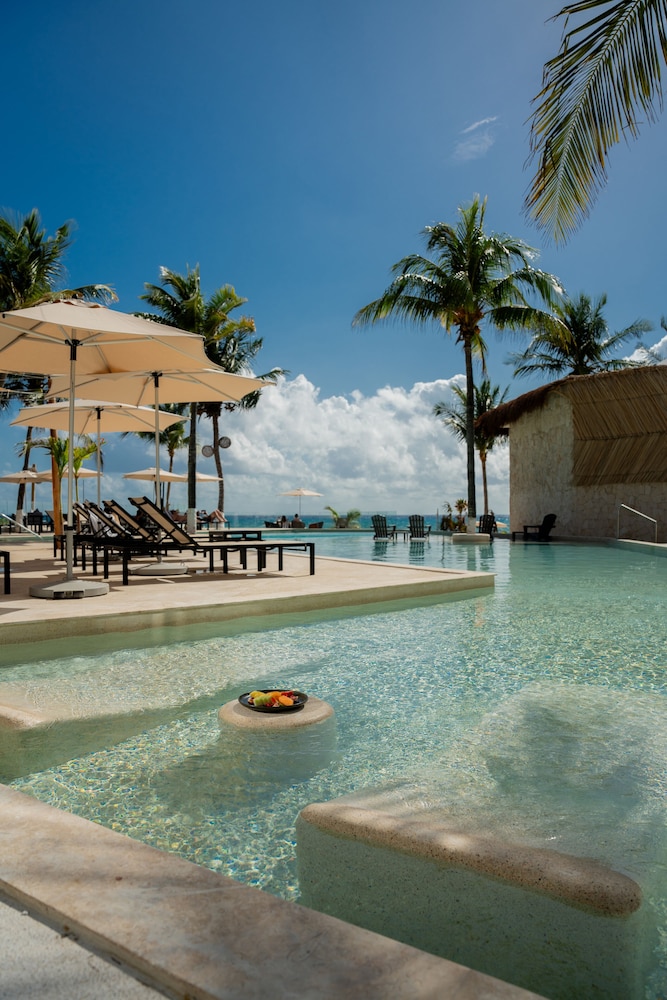 The Beachfront by The Fives Hotels - A la Carte All Inclusive Adults Only — Swimming pool in Playa del Carmen, Quintana Roo