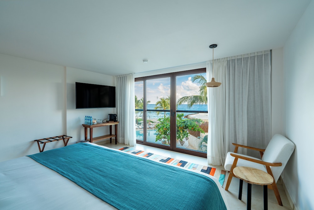 The Beachfront by The Fives Hotels - A la Carte All Inclusive Adults Only — Hotel rooms in Playa del Carmen, Quintana Roo