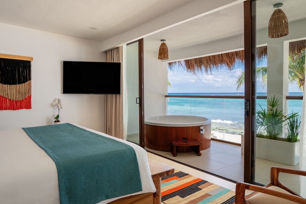 The Beachfront by The Fives Hotels - A la Carte All Inclusive Adults Only — Hotel rooms in Playa del Carmen, Quintana Roo