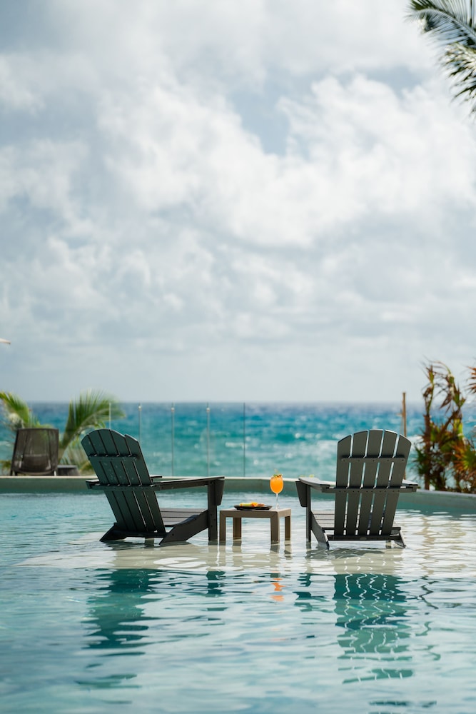 The Beachfront by The Fives Hotels - A la Carte All Inclusive Adults Only — Swimming pool in Playa del Carmen, Quintana Roo