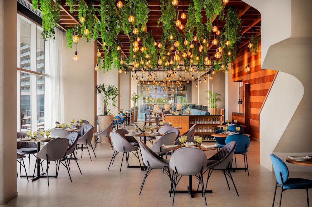 Hyatt Vivid Grand Island Cancun Adults Only All-Inclusive — Restaurant & bars in Cancun, Quintana Roo
