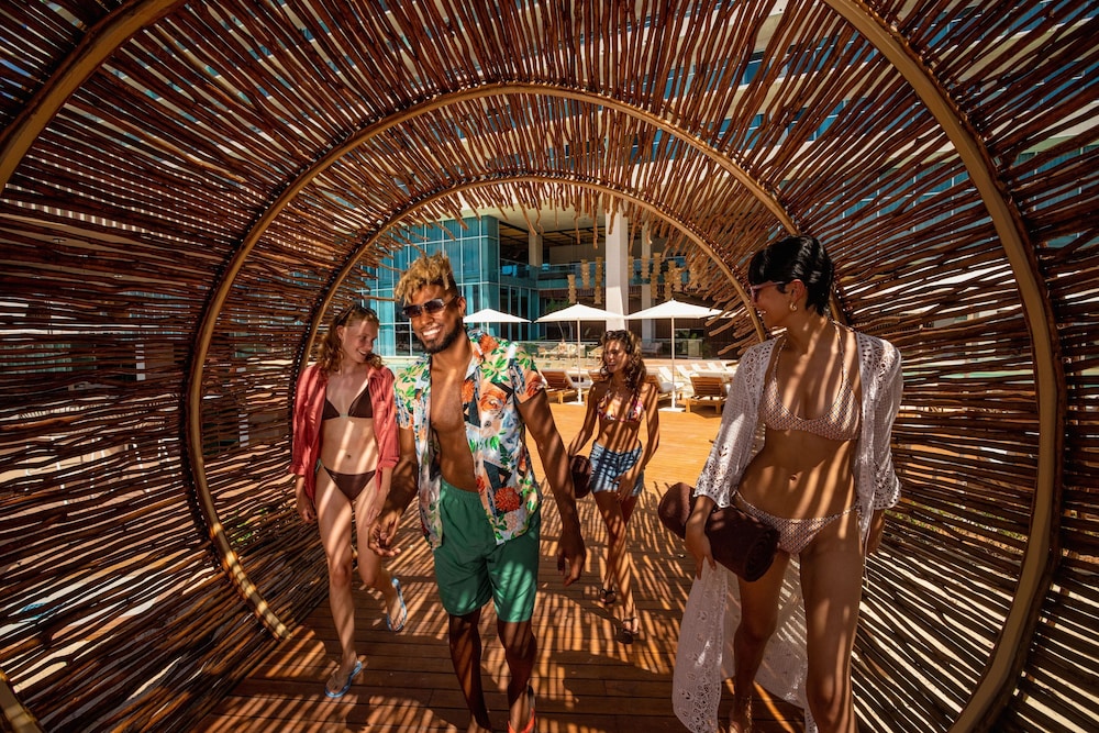 Hyatt Vivid Grand Island Cancun Adults Only All-Inclusive — Hotel building in Cancun, Quintana Roo