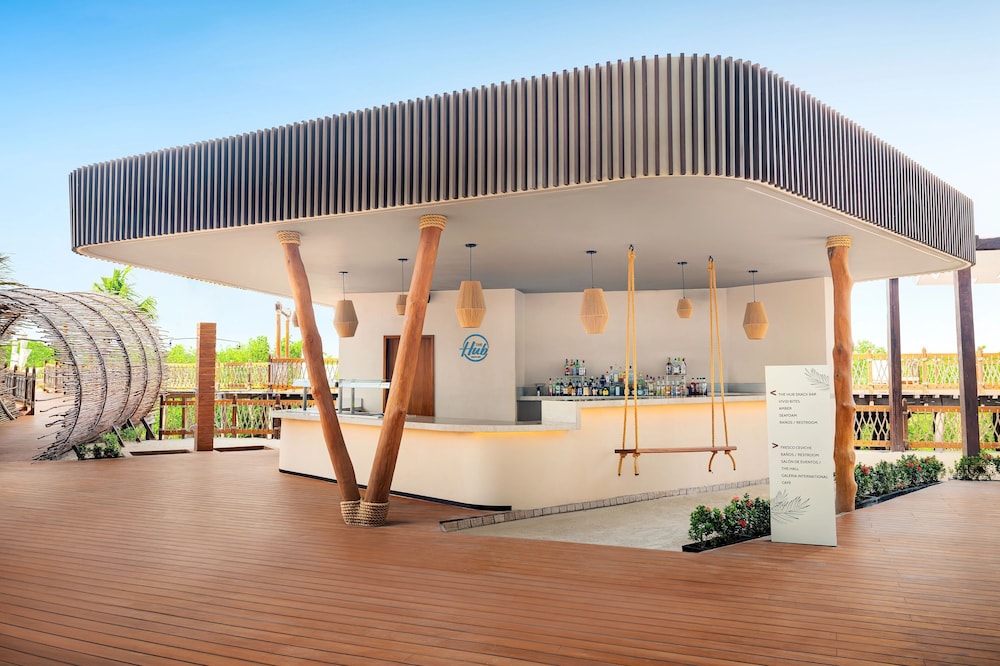 Hyatt Vivid Grand Island Cancun Adults Only All-Inclusive — Restaurant & bars in Cancun, Quintana Roo