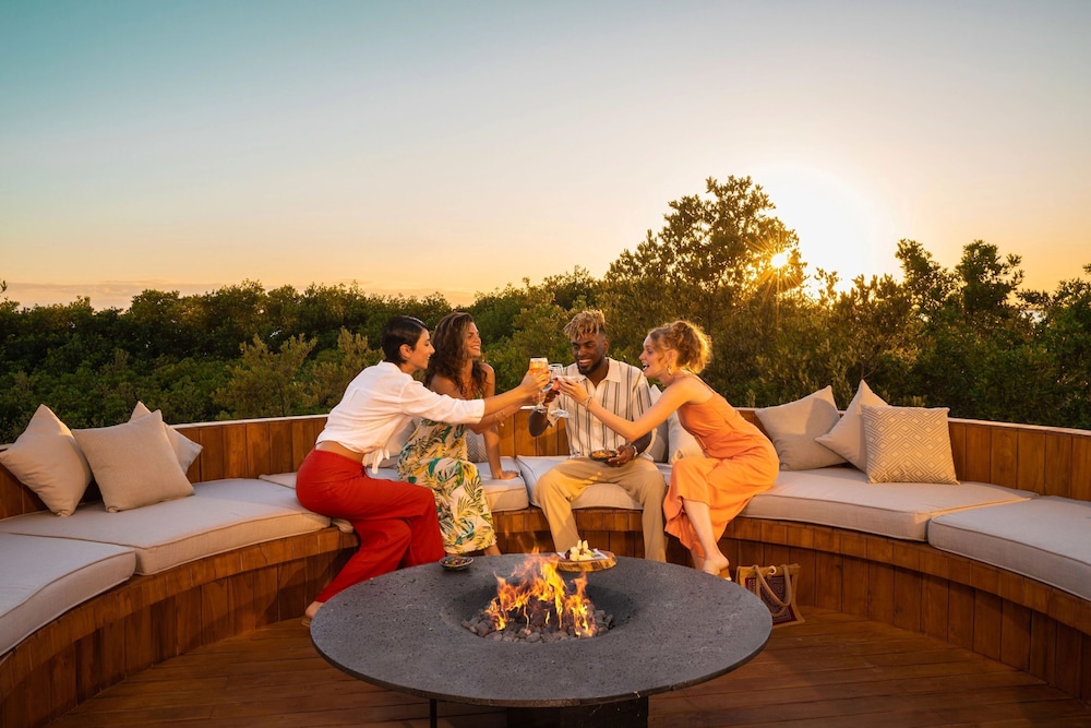 Hyatt Vivid Grand Island Cancun Adults Only All-Inclusive — Restaurant & bars in Cancun, Quintana Roo