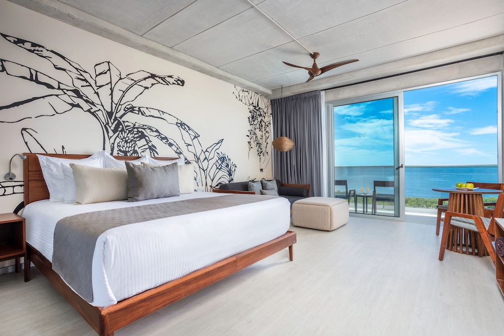 Hyatt Vivid Grand Island Cancun Adults Only All-Inclusive — Hotel rooms in Cancun, Quintana Roo