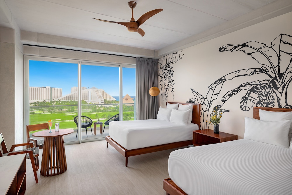 Hyatt Vivid Grand Island Cancun Adults Only All-Inclusive — Hotel rooms in Cancun, Quintana Roo