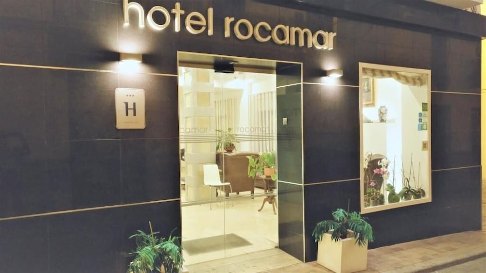 Hotel Clopy Rocamar — Hotel building in Benidorm, Valencian Community