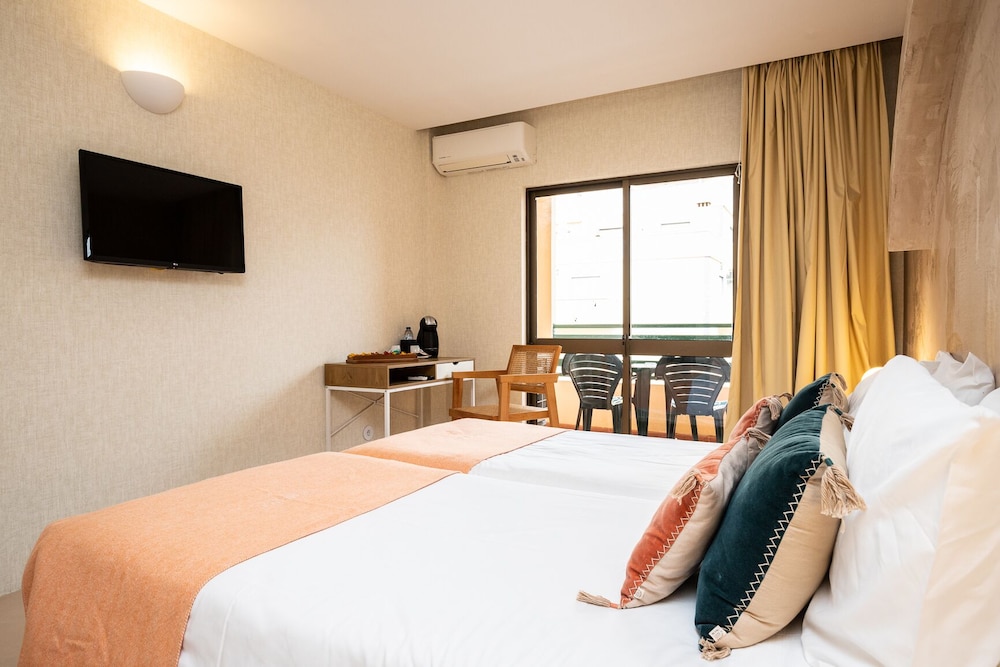 Casablanca Unique Hotel — Hotel rooms in Monte Gordo, Faro