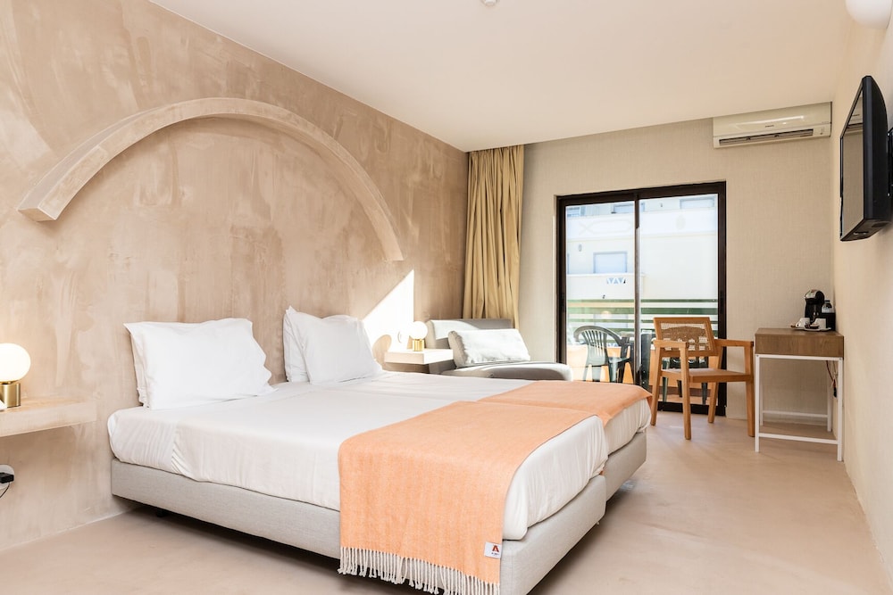 Casablanca Unique Hotel — Hotel rooms in Monte Gordo, Faro