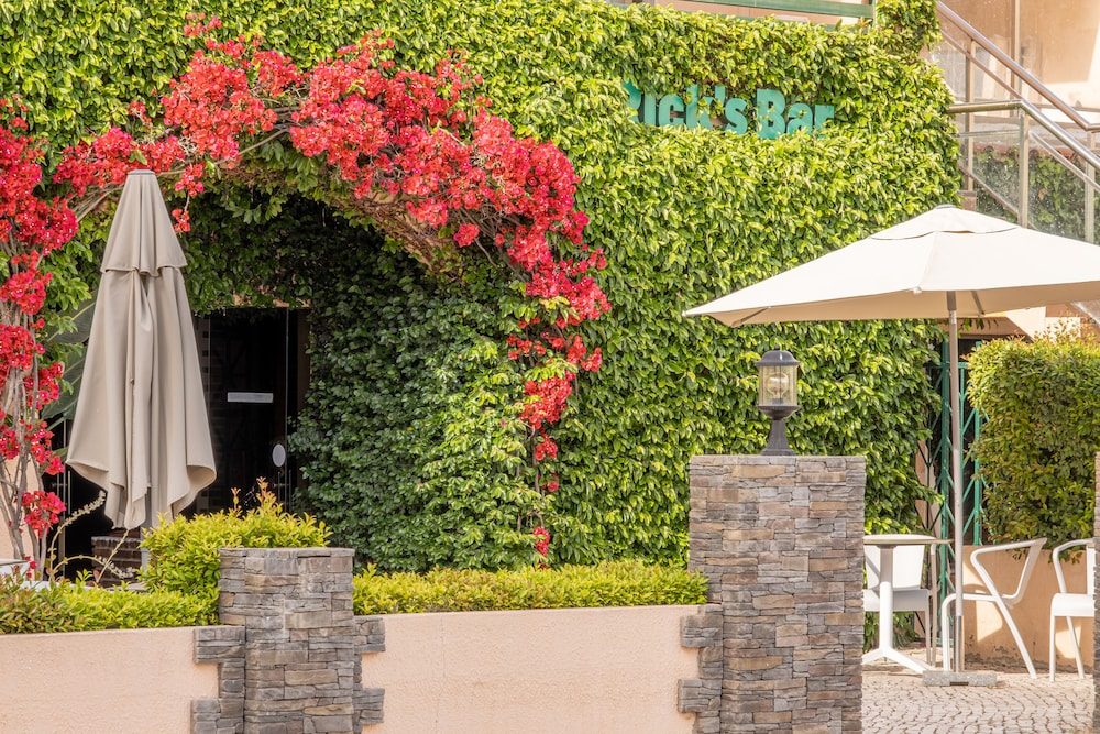 Casablanca Unique Hotel — Restaurant & bars in Monte Gordo, Faro