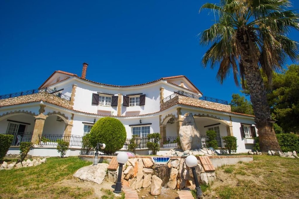Anagenessis Village — Hotel building in Kalamaki (Zakynthos), Ionian Islands