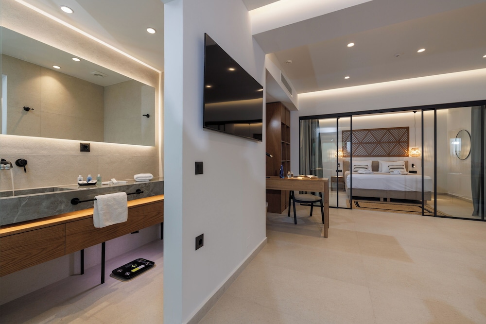 Deos Luxury Suites — Hotel rooms in Hersonissos