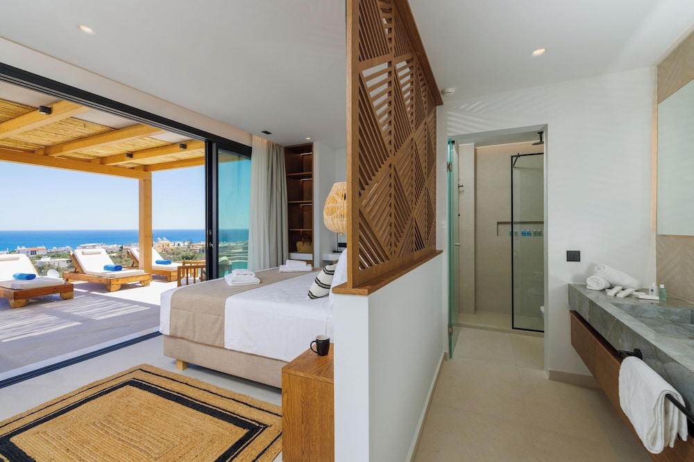 Deos Luxury Suites — Hotel rooms in Hersonissos