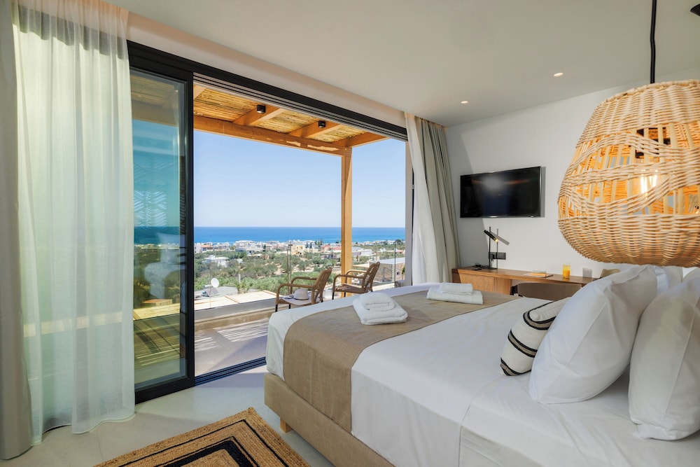 Deos Luxury Suites — Hotel rooms in Hersonissos