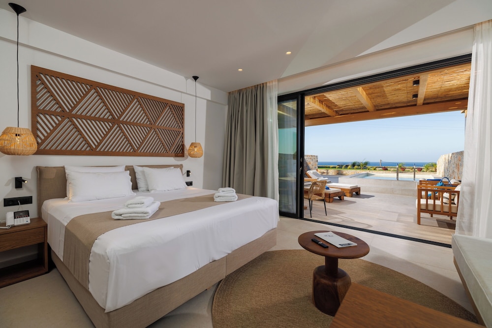 Deos Luxury Suites — Hotel rooms in Hersonissos