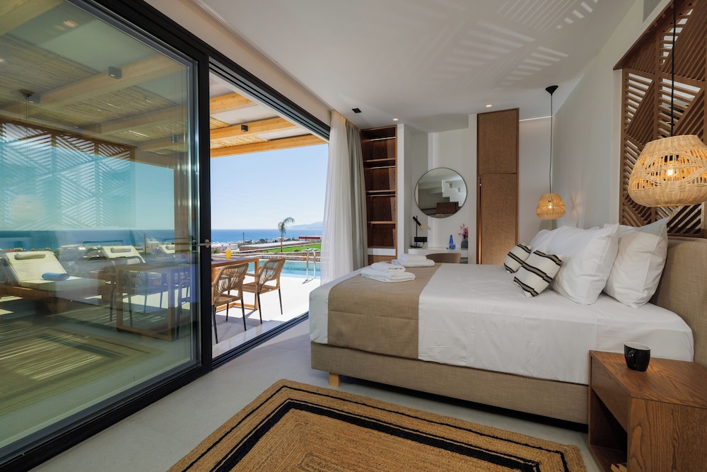 Deos Luxury Suites — Hotel rooms in Hersonissos