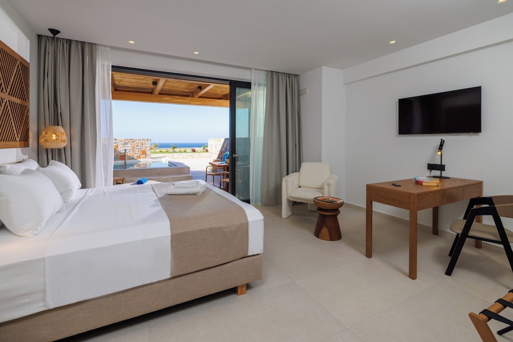 Deos Luxury Suites — Hotel rooms in Hersonissos