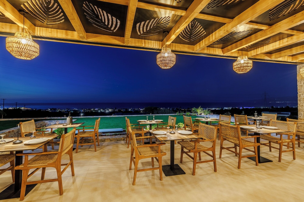Deos Luxury Suites — Restaurant & bars in Hersonissos