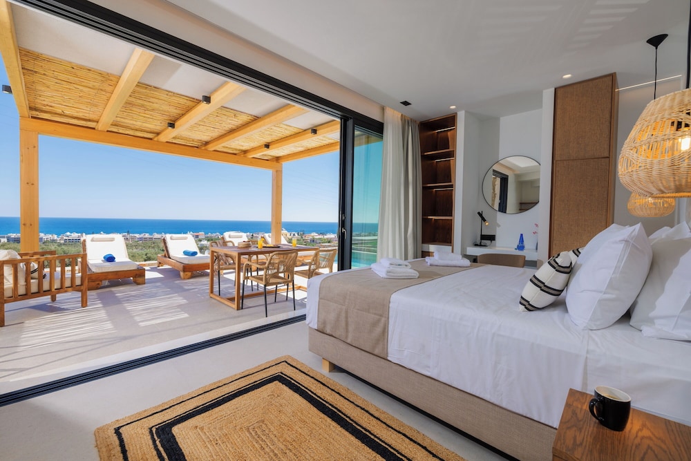 Deos Luxury Suites — Hotel rooms in Hersonissos
