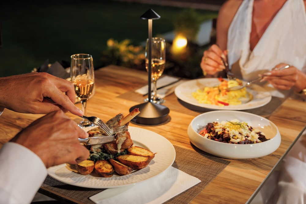 Deos Luxury Suites — Restaurant & bars in Hersonissos