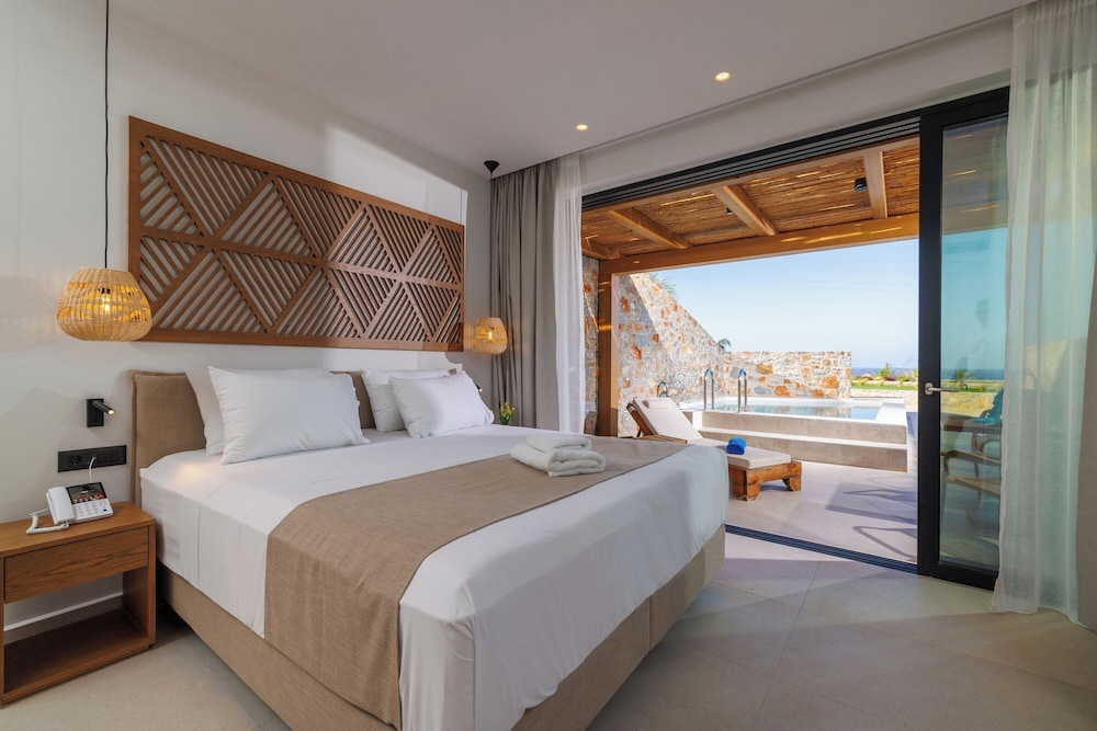 Deos Luxury Suites — Hotel rooms in Hersonissos