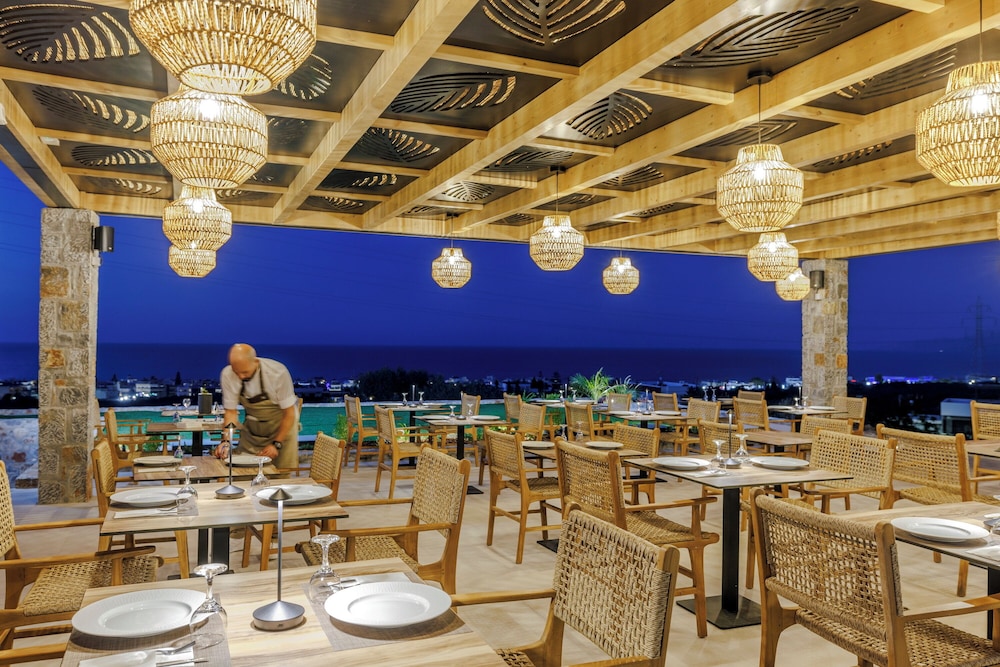 Deos Luxury Suites — Restaurant & bars in Hersonissos