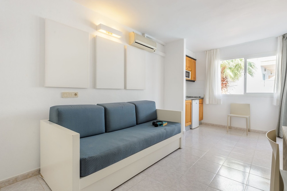 Apartamentos Vibra Panoramic — Hotel rooms in Ibiza Town, Balearic Islands