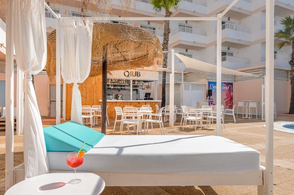 Apartamentos Vibra Panoramic — Restaurant & bars in Ibiza Town, Balearic Islands