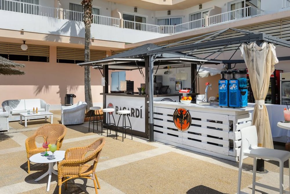 Apartamentos Vibra Panoramic — Restaurant & bars in Ibiza Town, Balearic Islands