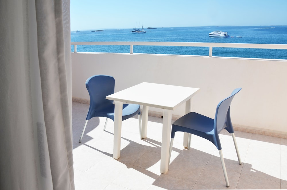 Apartamentos Vibra Panoramic — Hotel rooms in Ibiza Town, Balearic Islands