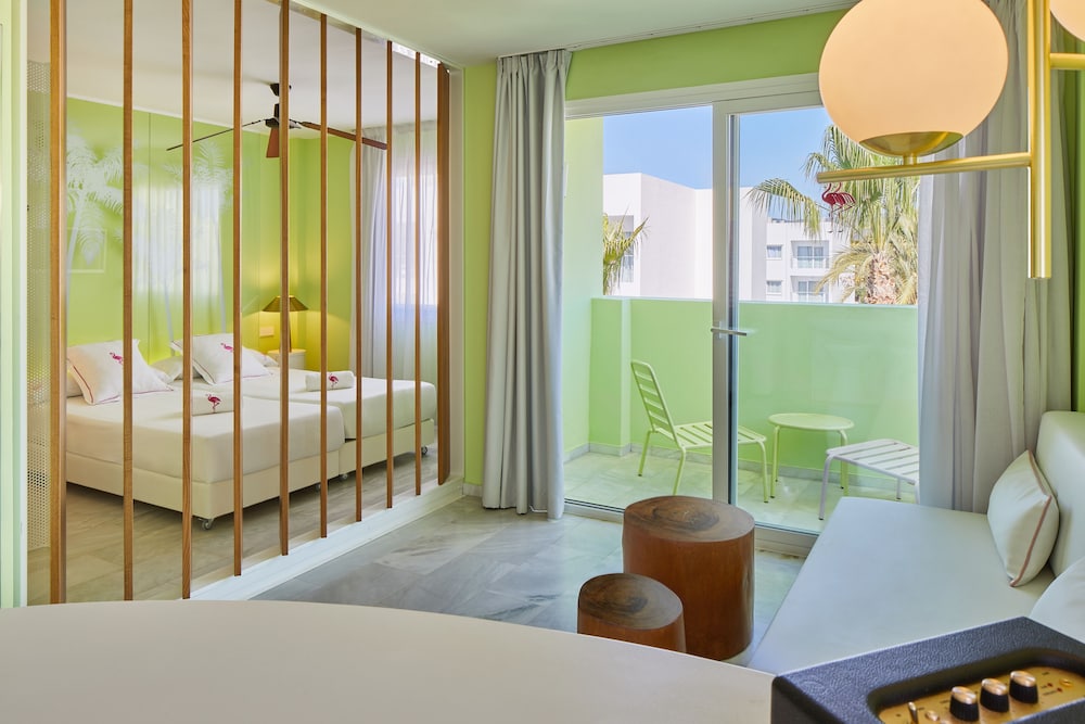 Tropicana Ibiza Suites - Adults Only — Hotel rooms in Playa d'en Bossa, Balearic Islands