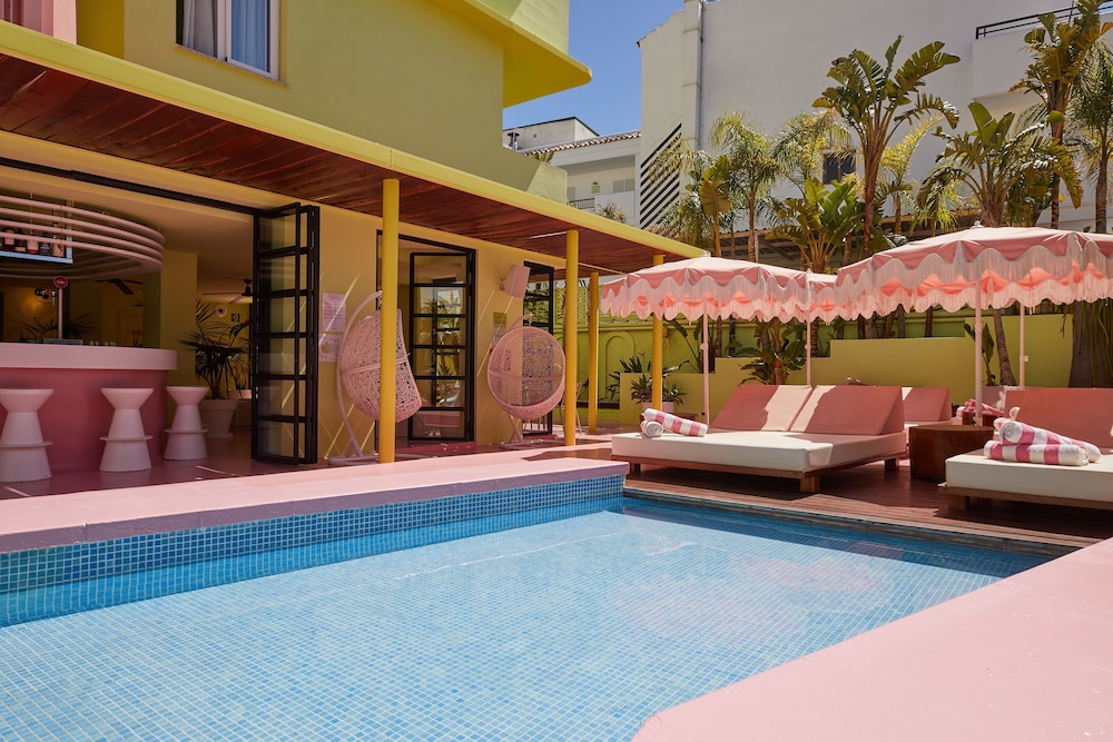 Tropicana Ibiza Suites - Adults Only — Swimming pool in Playa d'en Bossa, Balearic Islands