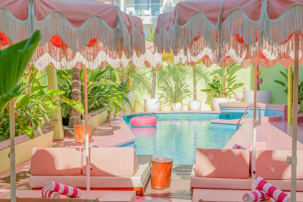 Tropicana Ibiza Suites - Adults Only — Swimming pool in Playa d'en Bossa, Balearic Islands