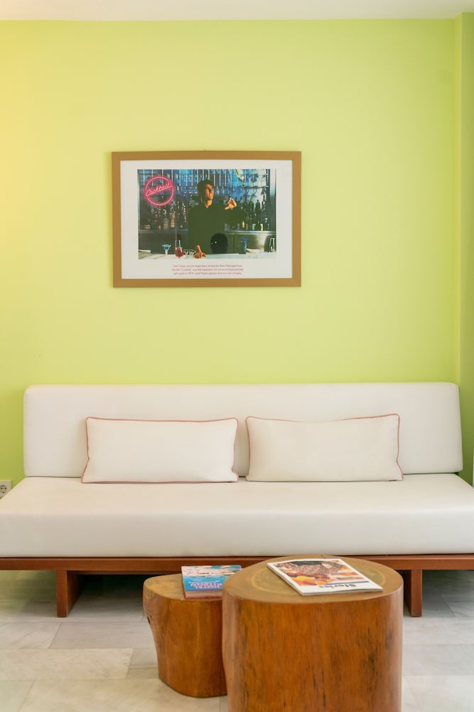 Tropicana Ibiza Suites - Adults Only — Hotel rooms in Playa d'en Bossa, Balearic Islands