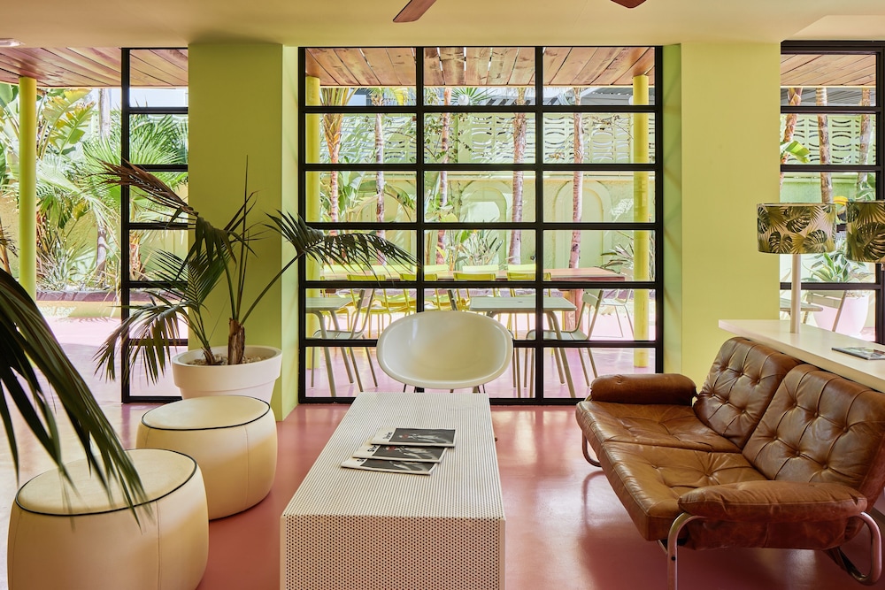 Tropicana Ibiza Suites - Adults Only — Hotel rooms in Playa d'en Bossa, Balearic Islands
