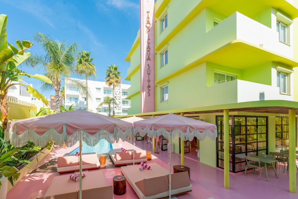 Tropicana Ibiza Suites - Adults Only — Swimming pool in Playa d'en Bossa, Balearic Islands