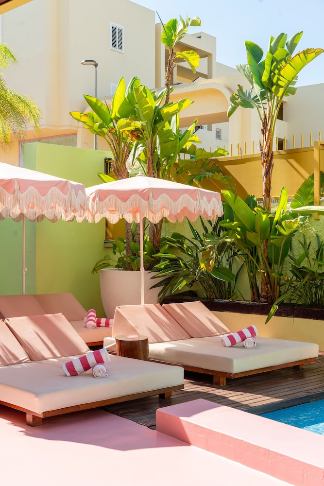 Tropicana Ibiza Suites - Adults Only — Swimming pool in Playa d'en Bossa, Balearic Islands