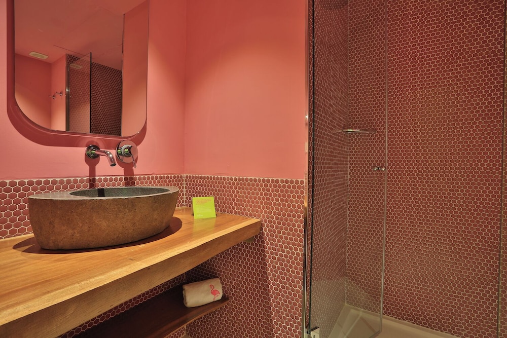 Tropicana Ibiza Suites - Adults Only — Hotel rooms in Playa d'en Bossa, Balearic Islands