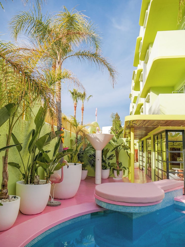 Tropicana Ibiza Suites - Adults Only — Swimming pool in Playa d'en Bossa, Balearic Islands