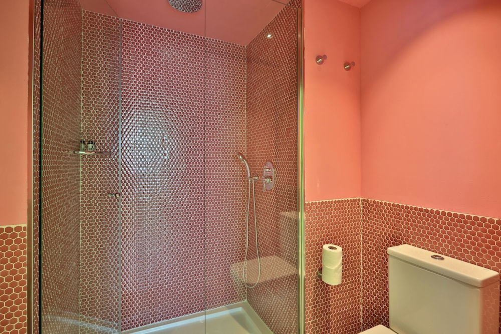 Tropicana Ibiza Suites - Adults Only — Hotel rooms in Playa d'en Bossa, Balearic Islands