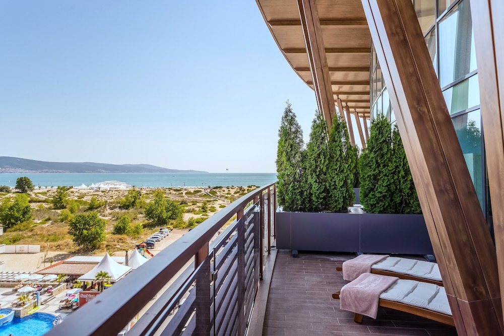 Galeon Residence & SPA Hotel — Hotel rooms in Sunny Beach, Burgas Region