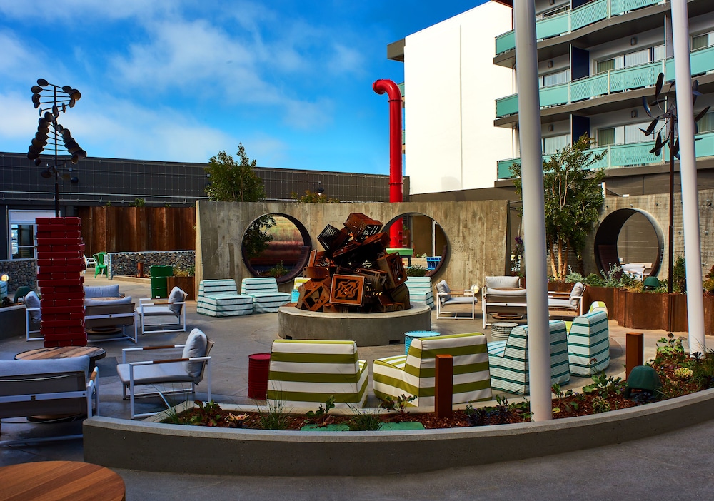 Hotel Zephyr San Francisco — Hotel building in San Francisco, California