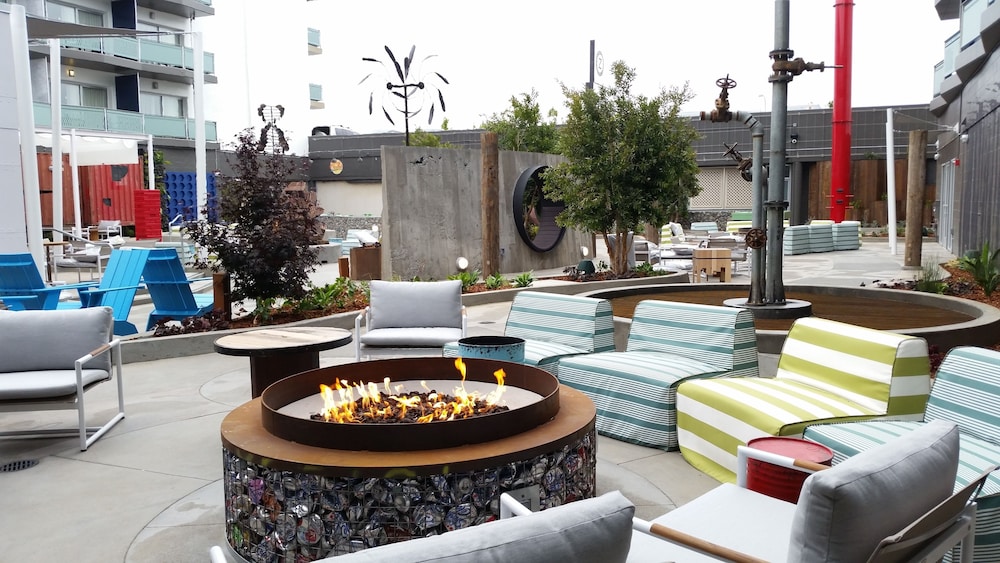 Hotel Zephyr San Francisco — Restaurant & bars in San Francisco, California