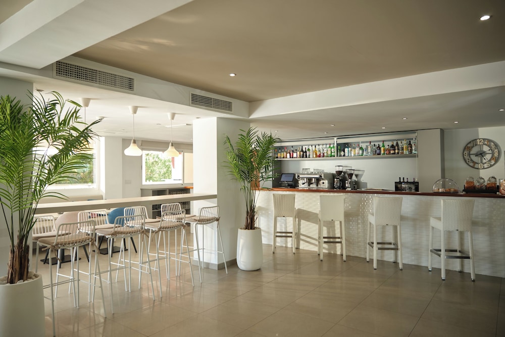 BQ Apolo Hotel — Restaurant & bars in Playa de Palma, Balearic Islands
