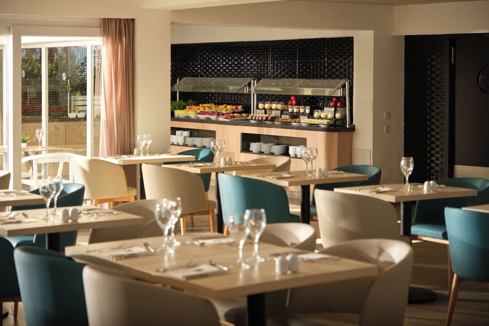 BQ Apolo Hotel — Restaurant & bars in Playa de Palma, Balearic Islands