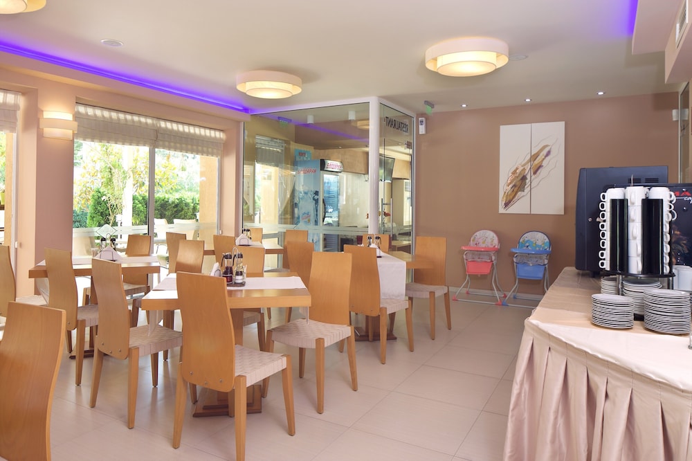 Karlovo Hotel — Restaurant & bars in Sunny Beach, Burgas Region