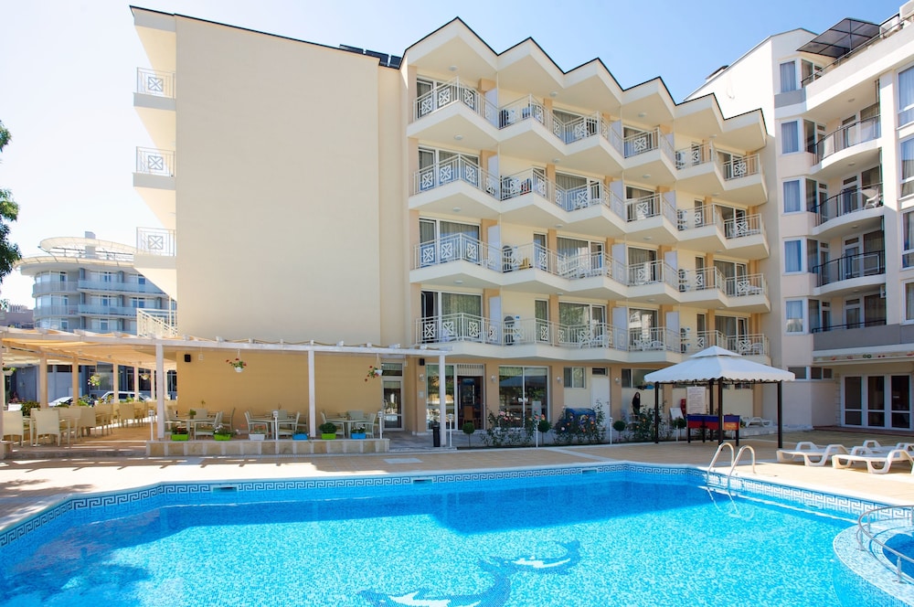 Karlovo Hotel — Hotel building in Sunny Beach, Burgas Region