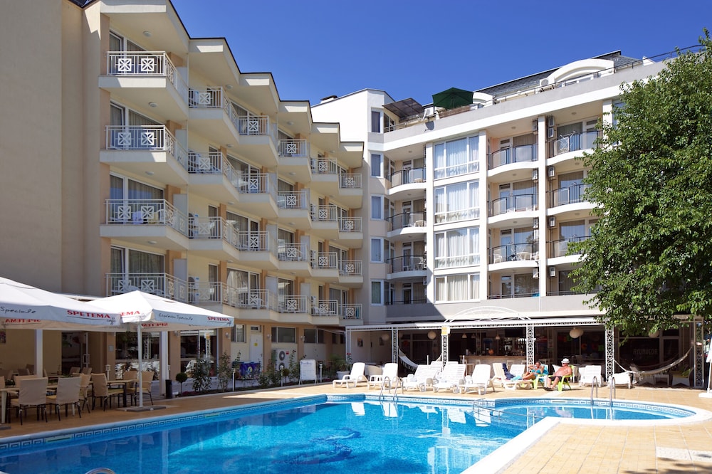 Karlovo Hotel — Hotel building in Sunny Beach, Burgas Region