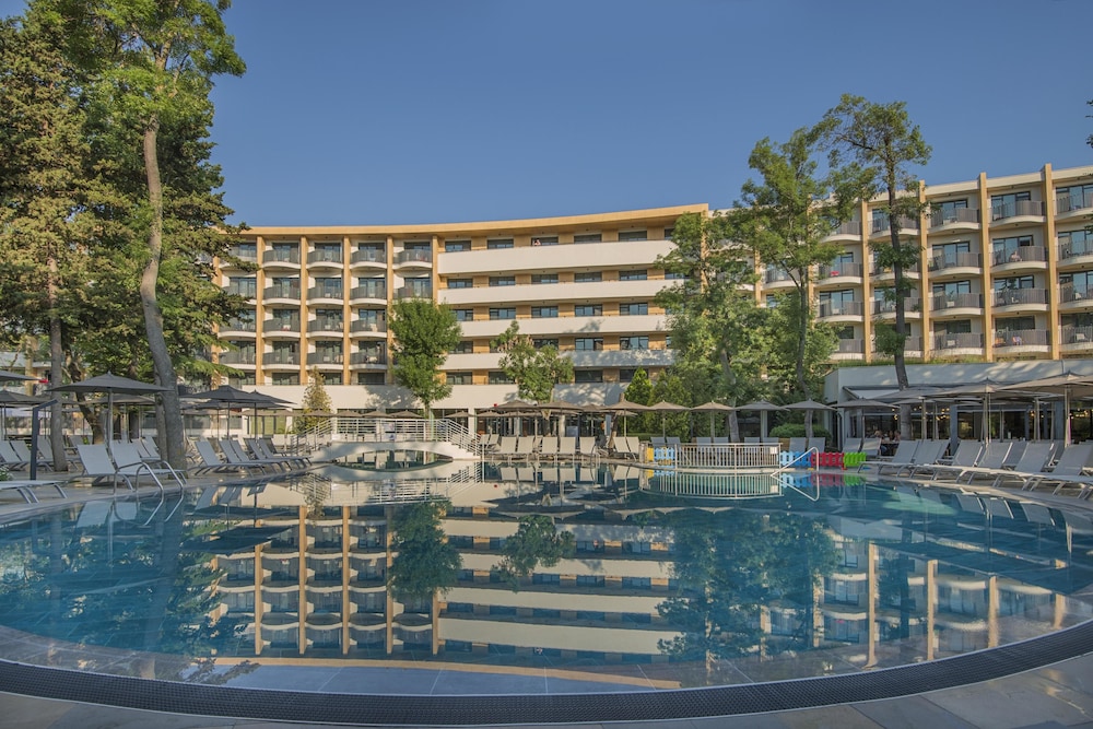 HVD Club Hotel Bor - Ultra All Inclusive — Swimming pool in Sunny Beach, Burgas Region