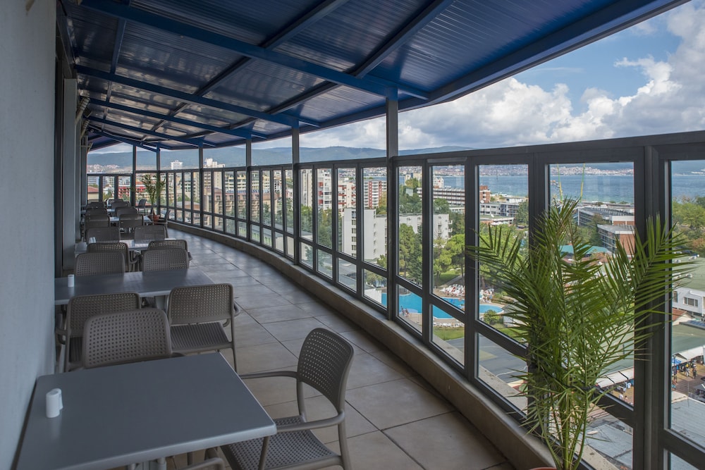 Smartline Meridian Hotel — Restaurant in Sunny Beach, Burgas Region